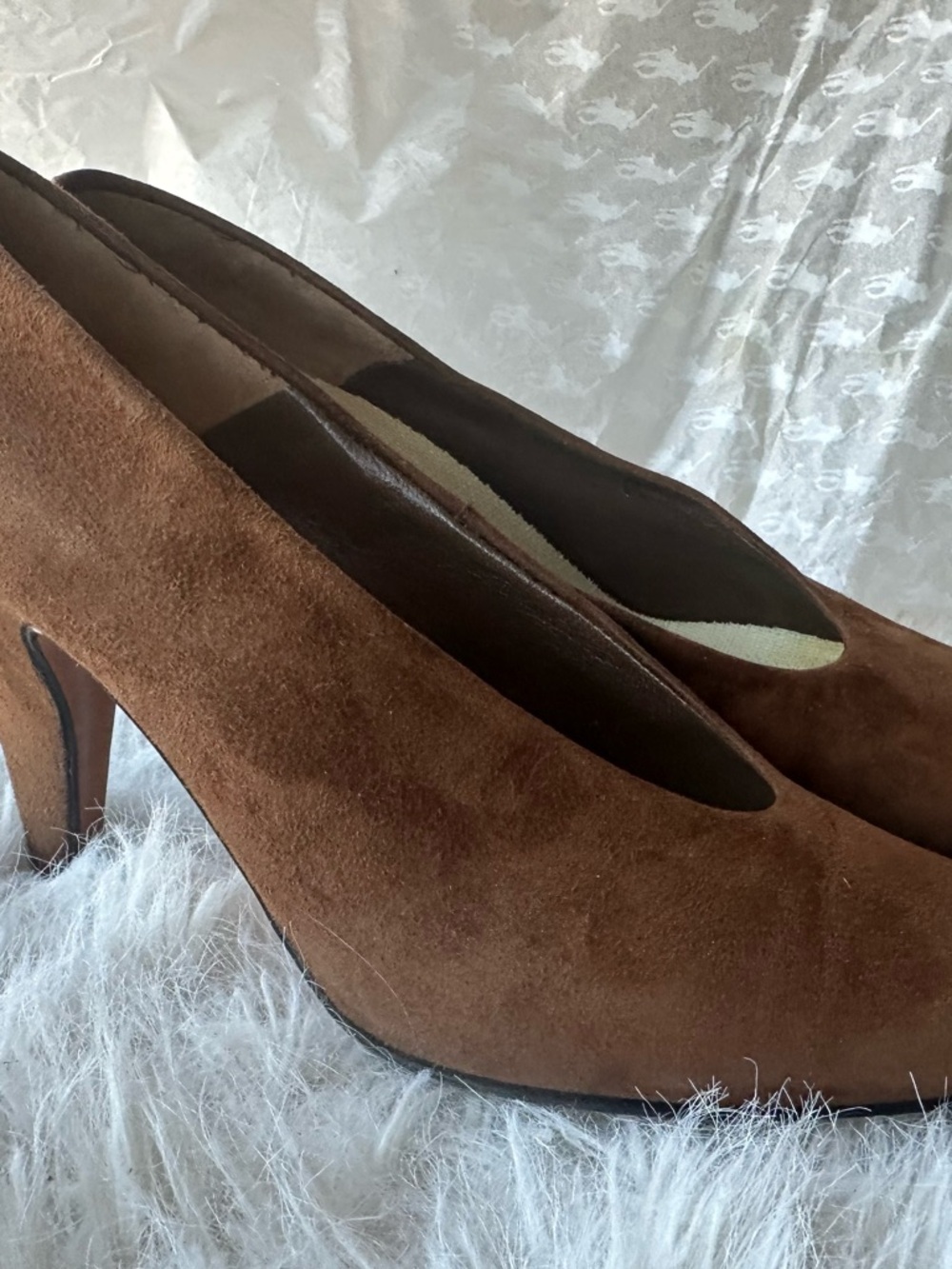 Vintage from 1998 Chestnut Brown Suede Pointed-Toe Pumps size 6 - Picture 5 of 16